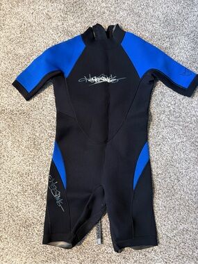 HO Sports Junior Size 14 Shortie Wetsuit – 
AquaSeal 2mm – Like New!